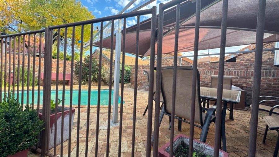 7 Bedroom Property for Sale in Rhodesdene Northern Cape